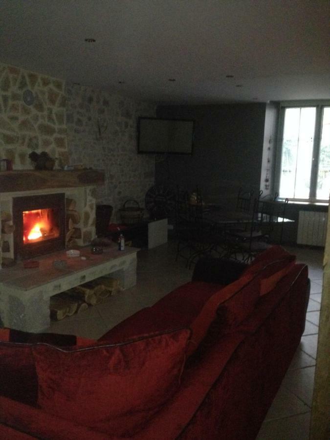 Chaleureux Appartement Нантюа Экстерьер фото